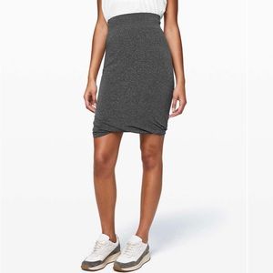 Lululemon - boulevard bliss skirt - 4 - NWT